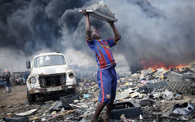 Hình ảnh đáng sợ từ những bãi rác thải công nghệ lớn nhất trên thế giới