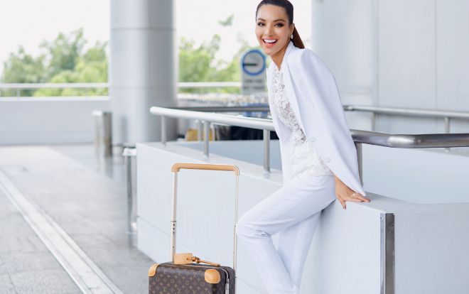 Siêu mẫu Khả Trang mặc cây trắng tuyệt đẹp, lên đường tham dự cuộc thi Siêu mẫu Quốc tế 2018