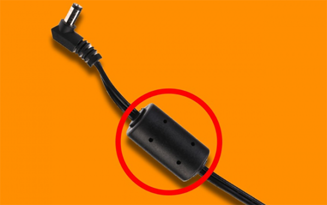 Dùng laptop bao lâu năm, cuối cùng tôi cũng hiểu cục màu đen trên dây sạc này để làm gì