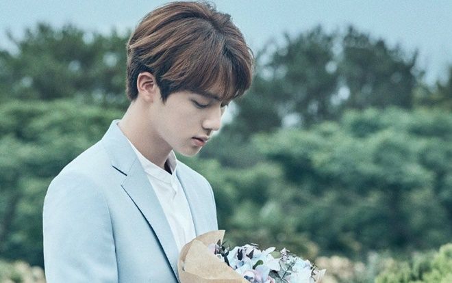 Jin (BTS) khoe giọng thật bên đàn piano: Còn ai chê 'anh cả' bất tài nữa không?
