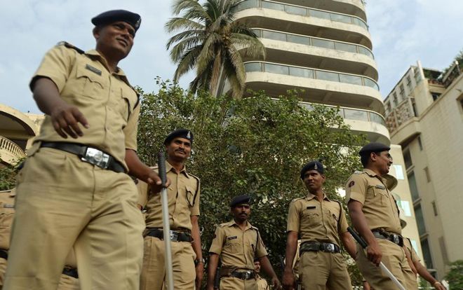 Lẻn vào trường học bắt cóc bé gái 11 tuổi, kẻ gian bị đánh đến chết