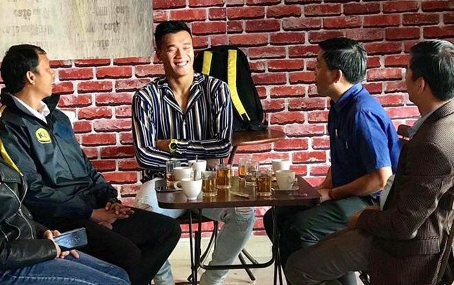 Sự thật vụ bầu Đức mua thủ môn Bùi Tiến Dũng về CLB HAGL