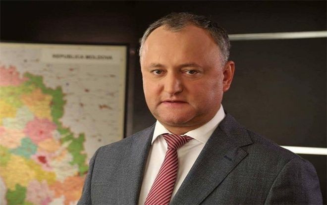 Kinh hoàng giây phút xe chở Tổng thống Moldova bị đâm