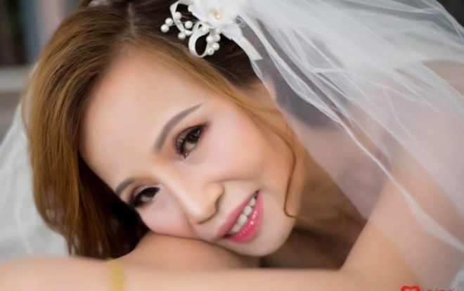 Món quà đặc biệt cô dâu 61 tuổi dành tặng bố mẹ chồng trong ngày cưới chú rể 26 tuổi