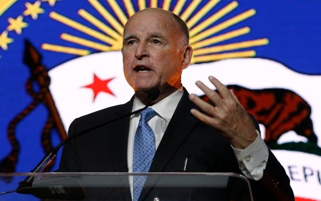 Thống đốc lương cao nhất nước Mỹ chỉ đi một đôi giày suốt 25 năm