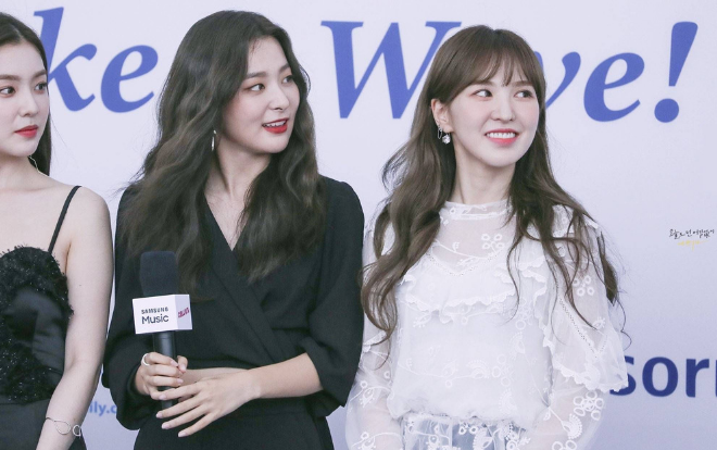 Fan thở phào vì cuối cùng thì stylist của Red Velvet cũng cho nhóm ăn mặc tử tế