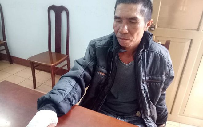 Níu kém tình cảm bất thành, chồng đâm chết vợ tại tòa khi giải quyết ly hôn