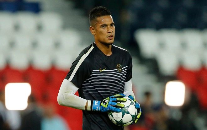 CHÍNH THỨC: Buffon phải dự bị cho thủ môn người Đông Nam Á