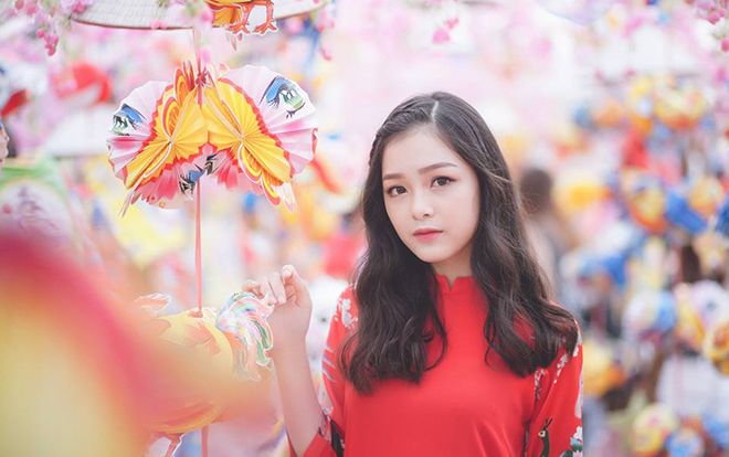 Nữ sinh gây sốt qua bộ ảnh 'con gái Việt mặc áo dài xinh đẹp' khoe ảnh mùa trung thu rực rỡ