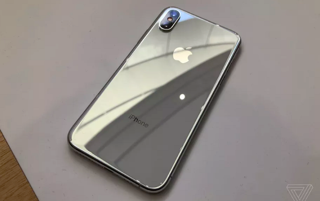 Nhân sự kiện bộ 3 iPhone Xr, Xs, Xs Max vừa trình làng, điểm lại những câu chuyện sẵn sàng đánh đổi tính mạng để 'rinh' về 1 chiếc iPhone đời mới nhất