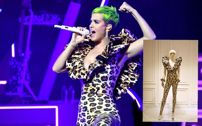 Katy Perry ngời ngời trong trang phục Nguyễn Công Trí tại đêm nhạc: Fan Việt lại rung rinh nữa rồi!