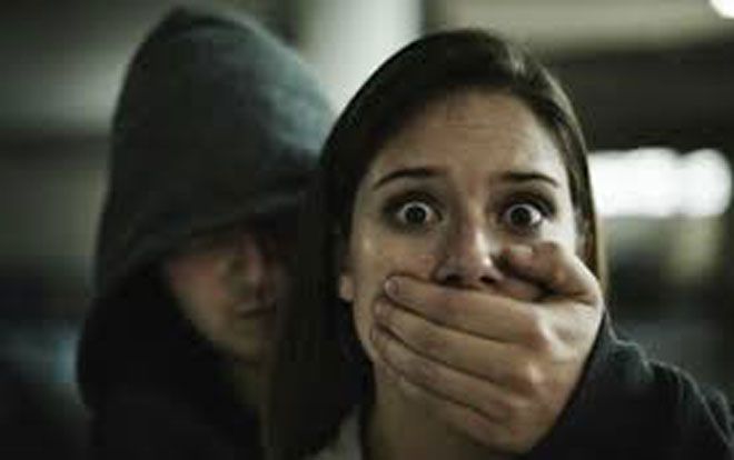 Tin là bạn đời kiếp trước, người phụ nữ lên kế hoạch bắt cóc cô gái 21 tuổi