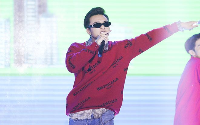 Click xem ngay 'bom tấn' mới nhất: Yolo - từ Soobin Hoàng Sơn