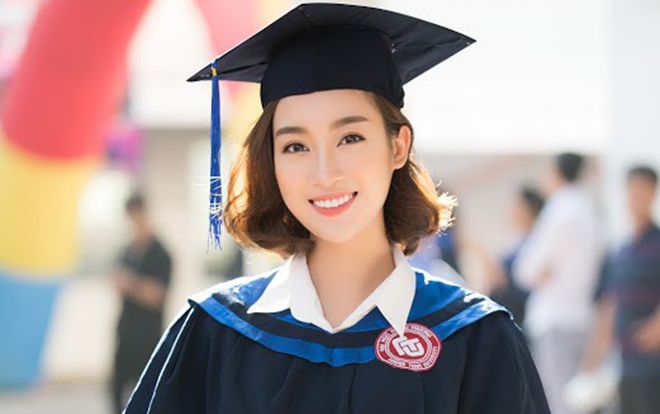 1 ngày trước khi hết nhiệm kỳ Hoa hậu Việt Nam, Đỗ Mỹ Linh nhận bằng tốt nghiệp Đại học
