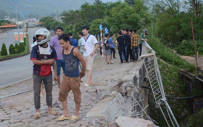 Vụ tai nạn 13 người tử vong ở Lai Châu: 'Trước khi va chạm ô tô khách, xe bồn bấm còi liên tục, mở cửa hét mọi người tránh ra'