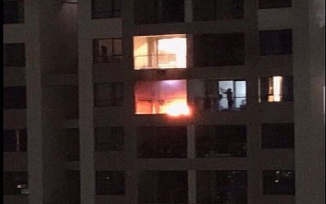 Nghi đốt vàng mã, căn hộ chung cư cháy dữ dội giữa đêm ở Sài Gòn