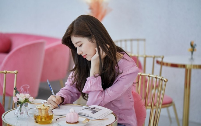 Chỉ đăng vài tấm ảnh lên instagram, fan ca tụng Suzy không phải con người bình thường vì quá xinh đẹp