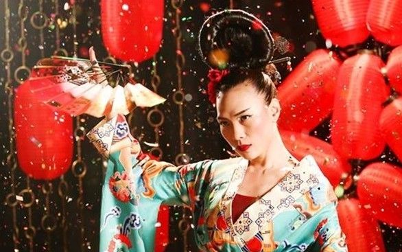 Mỹ Tâm giữ vững danh hiệu 'ca sĩ quốc dân' khi 44% độc giả 'ngả mũ' trước sân khấu ASF của nàng!