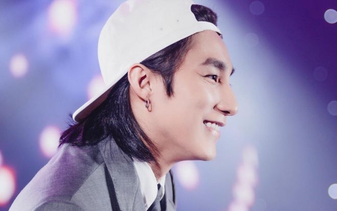 Sơn Tùng 'bảnh chọe' với vest trong đêm nhạc nhưng Sky lại chỉ tập trung vào một điều…