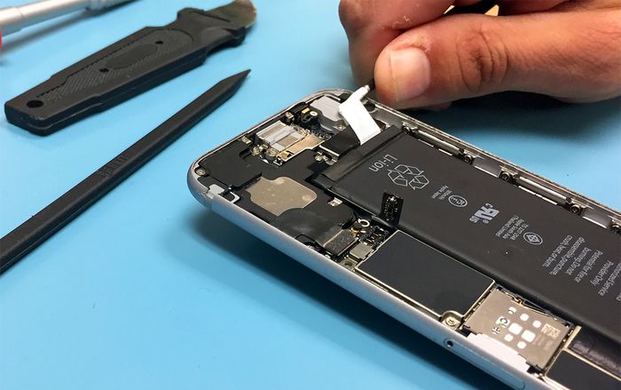 Pin iPhone bị chai hãy đi thay ngay vì bạn chỉ còn vài tháng để thay với giá rẻ