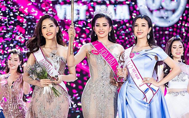 Ngắm sắc đẹp Tân hoa hậu Việt Nam 2018 và cùng nhìn lại các nàng hoa hậu, á hậu công khai đồng tính đáng ngưỡng mộ