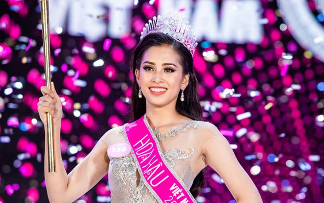 Phẫn nộ chuyện Tân hoa hậu Trần Tiểu Vy bị hack facebook và bình luận khiếm nhã ngay sau khi đăng quang