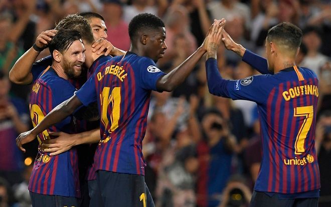 Lập hattrick vào lưới PSV, Messi vẫn ngước nhìn sự vĩ đại của Ronaldo