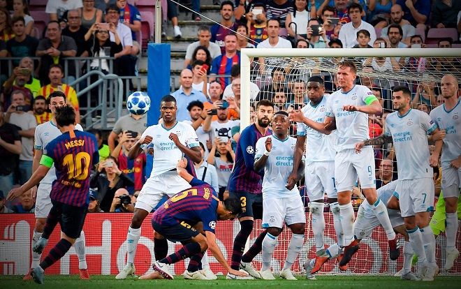 Ghi hattrick vào lưới PSV, Messi lập kỷ lục vô tiền khoáng hậu mới