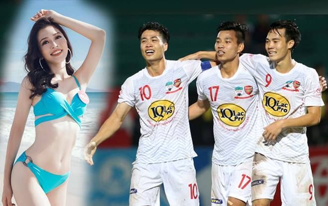 Hoa hậu Trần Tiểu Vy, hay chuyện 'xin trả tôi về, tuổi nàng… 18'