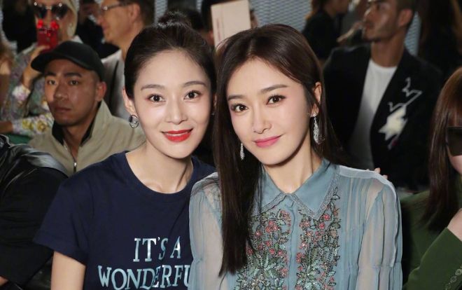 'Thuần Phi' Vương Viện Khả và 'Phú sát' Tần Lam khoe độ chất tại Milan FW