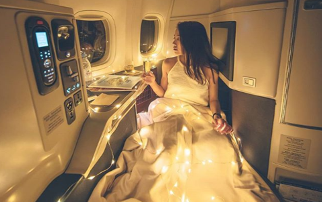 Đăng ảnh trên Instagram, cô nàng bị 'bóc phốt' vì 'làm lố' câu like