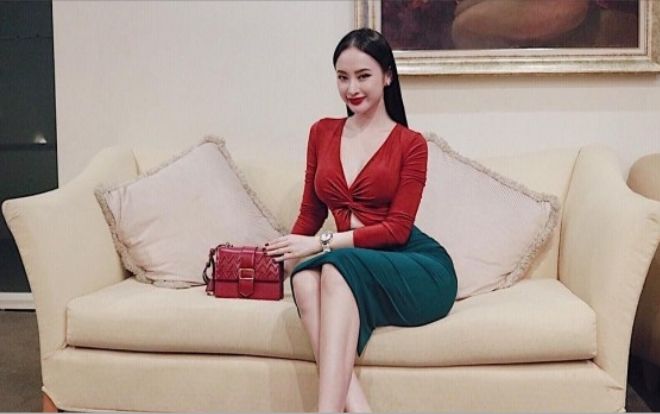 Kín như bưng mà đường cong chữ S của Angela Phương Trinh vẫn hiện rõ mồn một