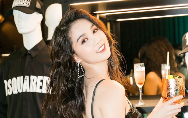 Ngọc Trinh diện váy PVC chiếm hết spotlight tại sự kiện