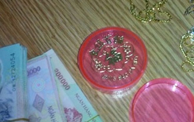 Lợi dụng sơ hở, MC đám cưới cuỗm hết tiền mừng của gia đình chú rể