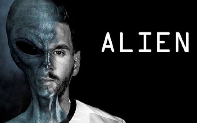 Messi, người ngoài hành tinh chơi bóng ở Trái đất
