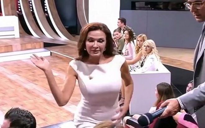 Diễn viên tát khán giả trên truyền hình vì bị công kích sinh con mắc bệnh Down