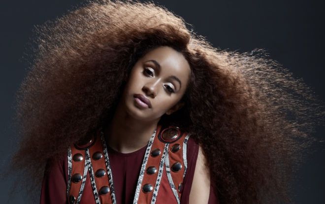 Không chịu thua kém 'ai-kia', Cardi B cũng sẽ xuất hiện trình diễn Super Bowl cùng Maroon 5!