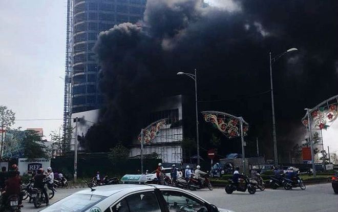 Cháy lớn khu tổ hợp trung tâm thương mại khách sạn cao nhất thành phố Yên Bái