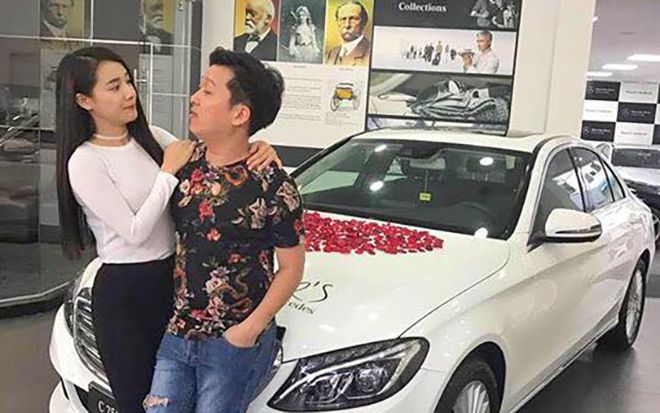 Điểm đặc biệt trên chiếc xe Trường Giang từng tặng Nhã Phương khiến ai cũng ghen tị