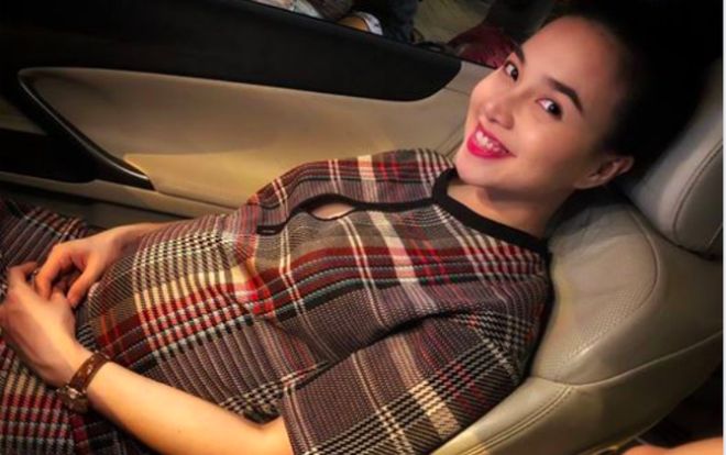 Đạo diễn Victor Vũ trấn an vợ Đinh Ngọc Diệp chuyển dạ cực yêu: 'Bố sắp về rồi, bình tĩnh'