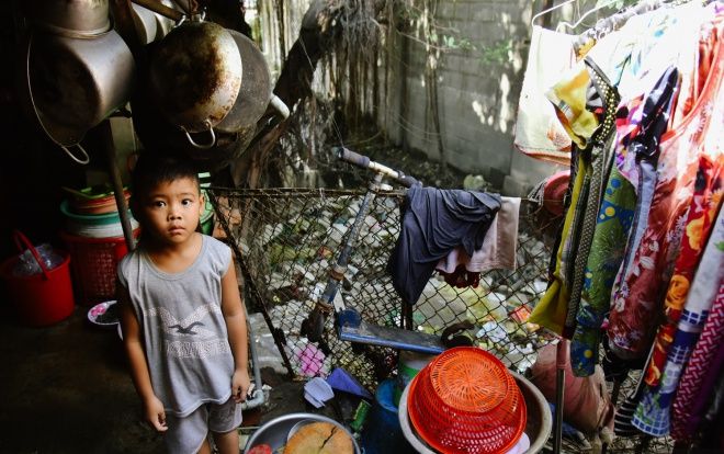 Người Sài Gòn sống chung với rác thải ngập ngụa quanh kênh Bàu Trâu