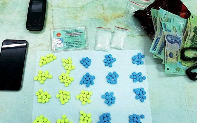 Bắt quả tang 'trùm ma túy' đang vận chuyển số lượng lớn thuốc lắc và ma túy đá lớn nhất Bình Thuận