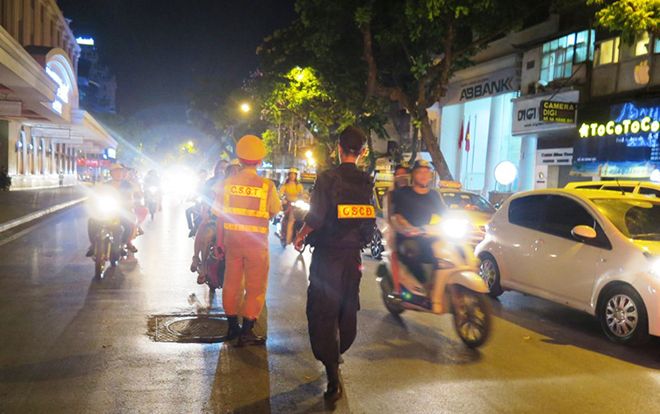 Sử dụng đèn xe máy như thế nào vừa đúng cách, an toàn vừa không bị phạt tiền?