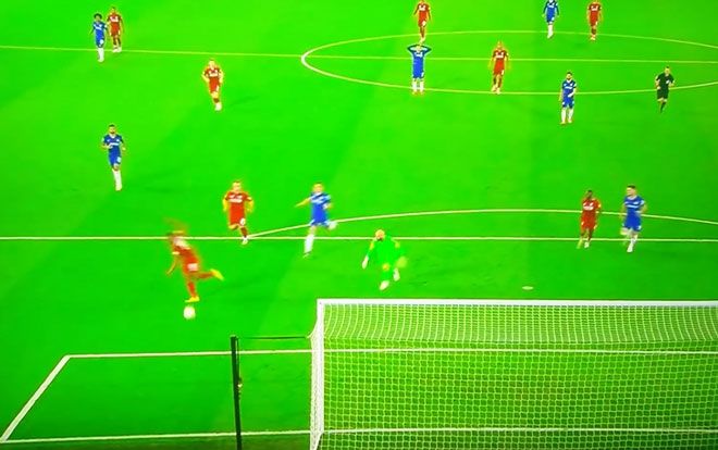 Clip: Ơn giời, ‘thánh gỗ’ của Liverpool đã xuất hiện rồi