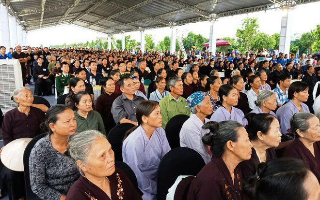 Người dân quê nhà rơi lệ xem Lễ truy điệu Chủ tịch nước Trần Đại Quang