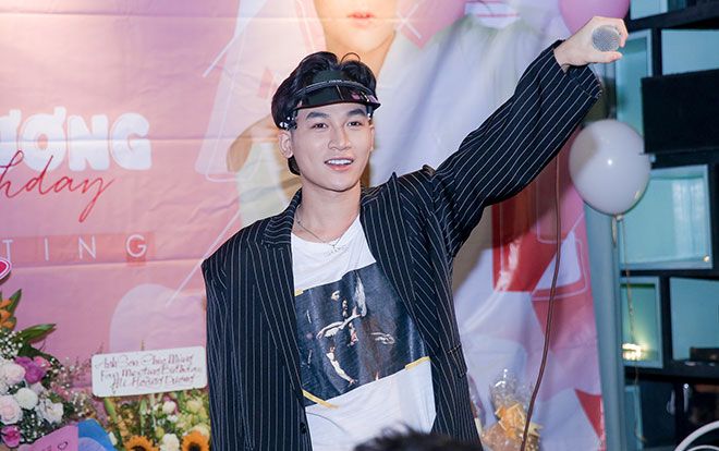 Clip: 15 giây 'nhá hàng' sáng tác mới nhất và chưa từng công bố của Ali Hoàng Dương