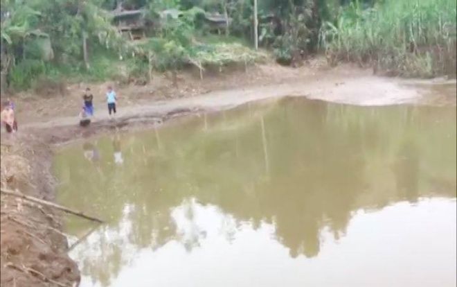 Phát hiện hai bé trai 4 tuổi tử vong dưới vũng nước gần trường mầm non