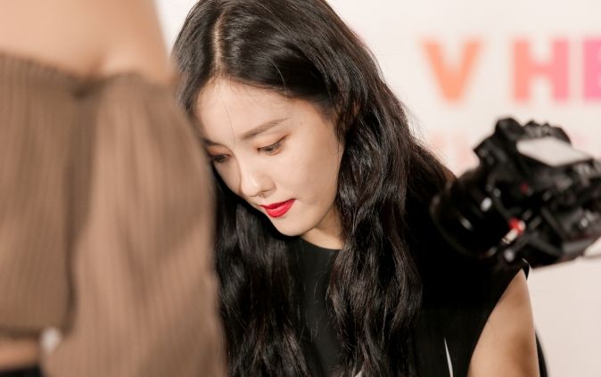 Trở lại Việt Nam, Hyomin mang 'quà comeback' khiến người hâm mộ vỡ òa