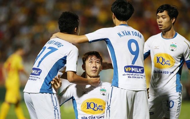 Công Phượng, Minh Vương giúp HAGL trụ hạng trước 2 vòng đấu