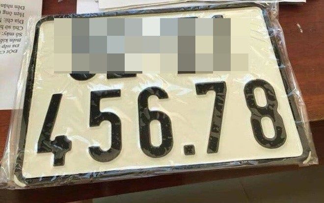 Bấm được biển số đẹp, thanh niên phấn khích khoe cả thiên hạ, ai ngờ tiu nghỉu vì gặp đúng 'thánh phán'